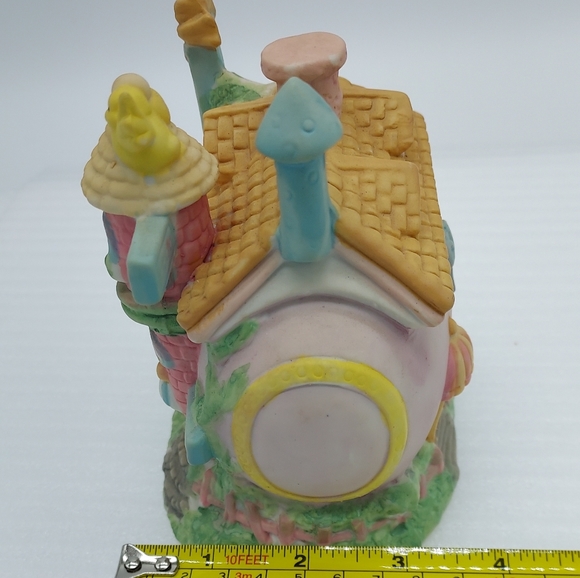 Easter Bunny Hotel House with Room for Mini Lights Too !! - Picture 8 of 8